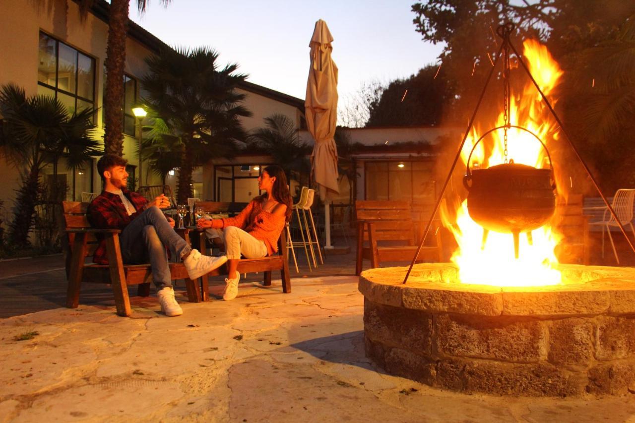 Eden Inn Zikhron Ya'akov Esterno foto