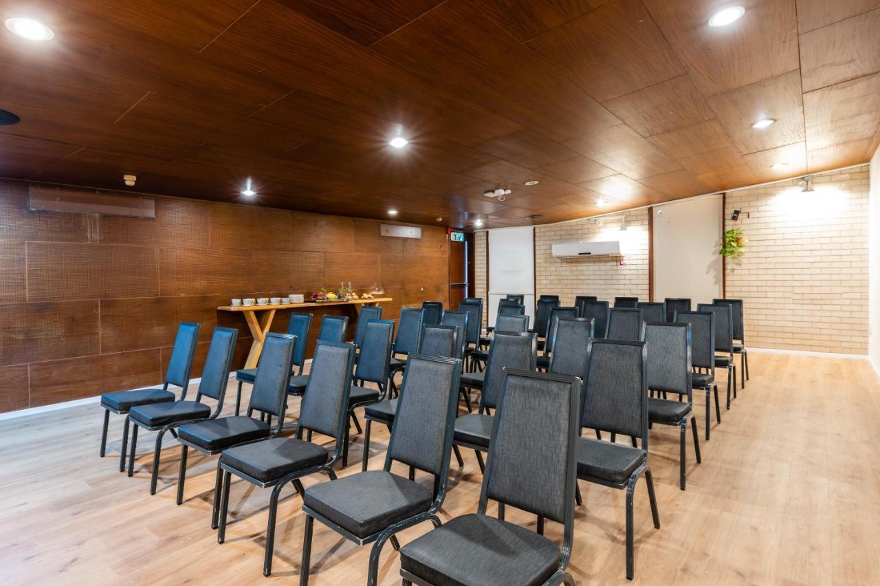 Eden Inn Zikhron Ya'akov Esterno foto