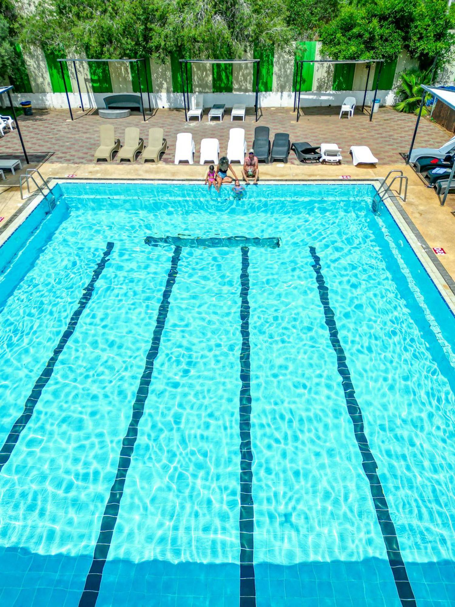 Eden Inn Zikhron Ya'akov Esterno foto
