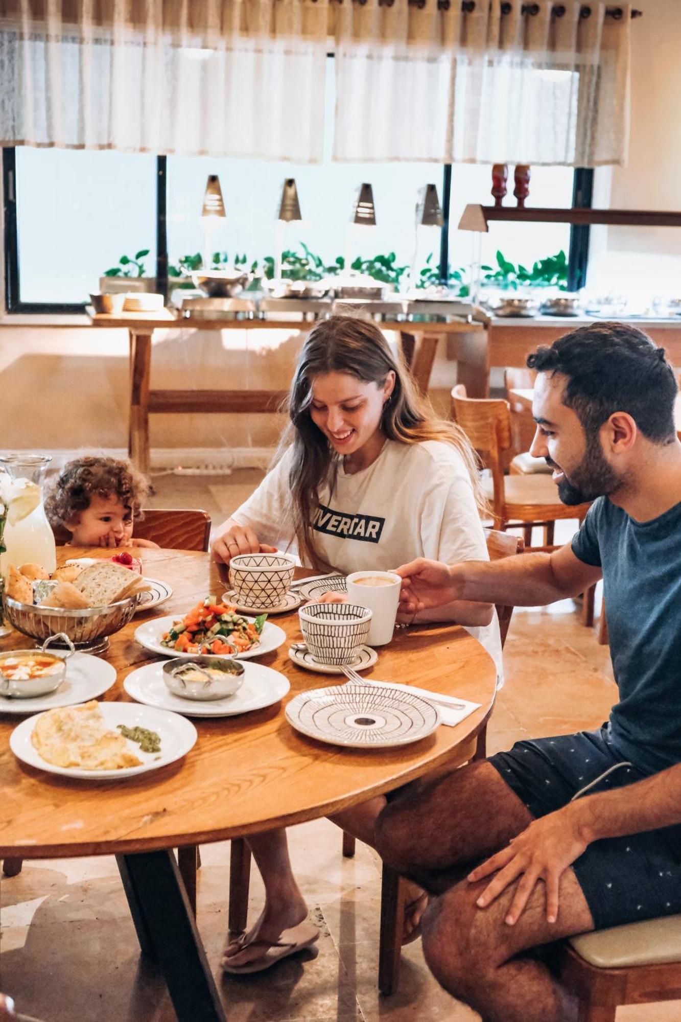 Eden Inn Zikhron Ya'akov Esterno foto