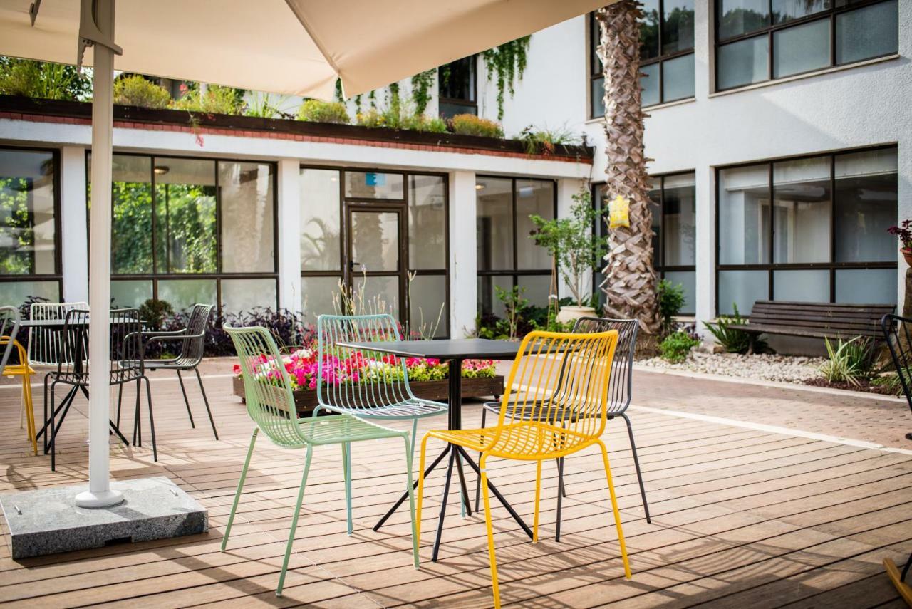 Eden Inn Zikhron Ya'akov Esterno foto